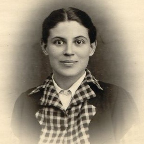 Magda Isanos